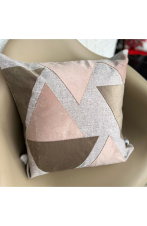 Capa de Almofada Triangulos Premium Bordada Com Aplicação 50x50cm