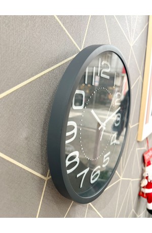 Relógio de Parede com Fundo Preto