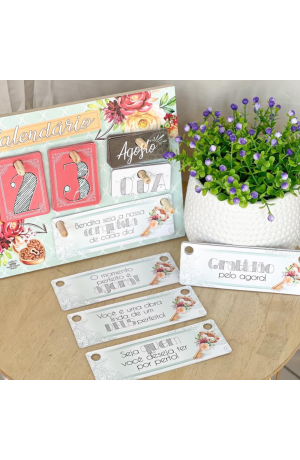 Calendário Permanente de Mesa MDF Floral