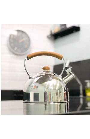 Chaleira em Inox com Alça de Bambu 2,3L com apito