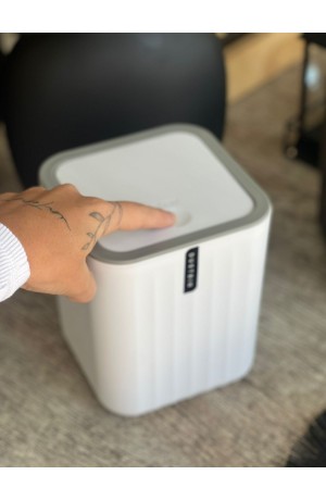 Lixeira Branca de Plástico 2L - 14cm X 17cm