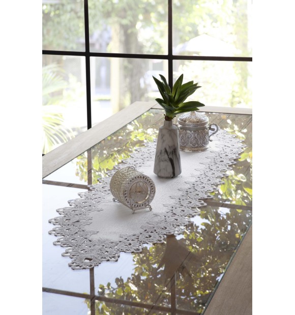 Caminho de Mesa Rendado Branca Veneza  -  40cm X 180cm